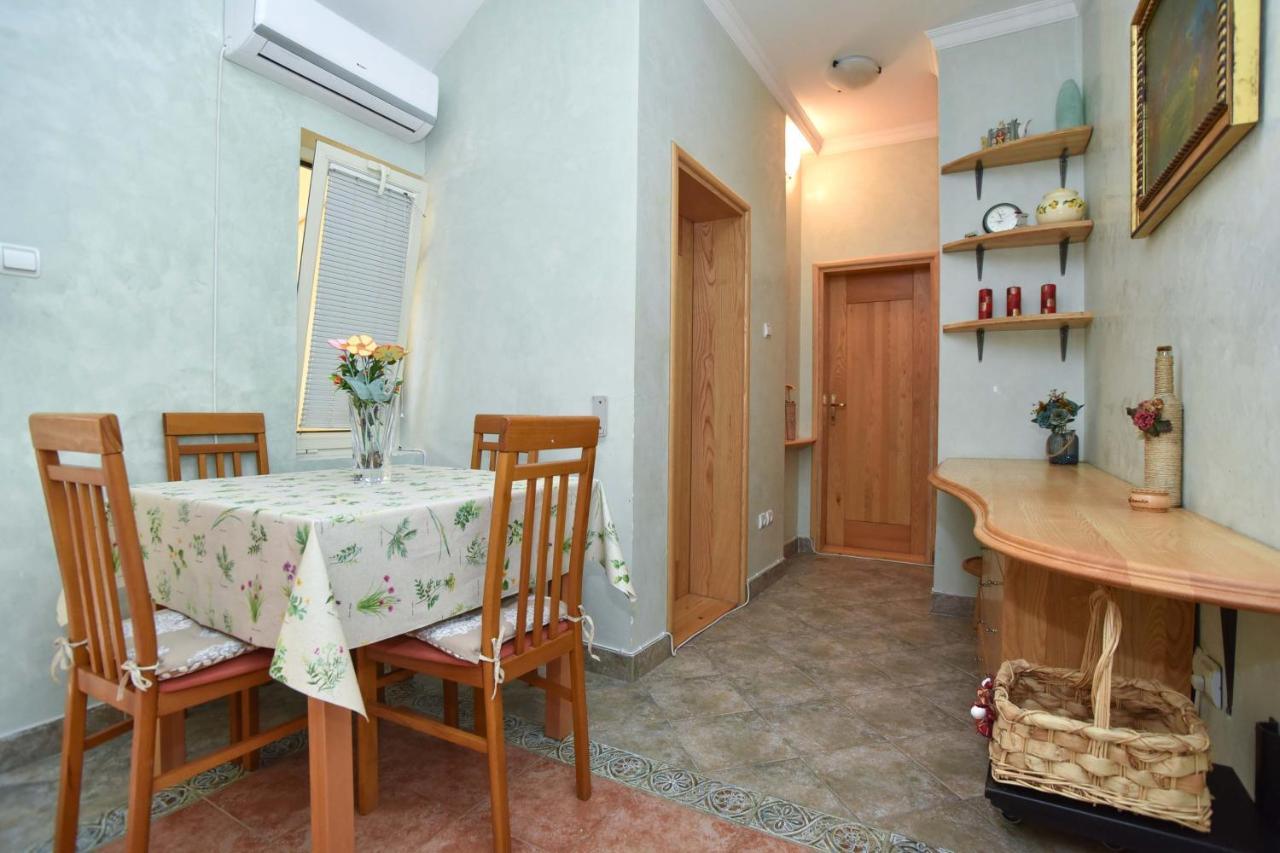 Comfort Inn Old Town Budva Bagian luar foto