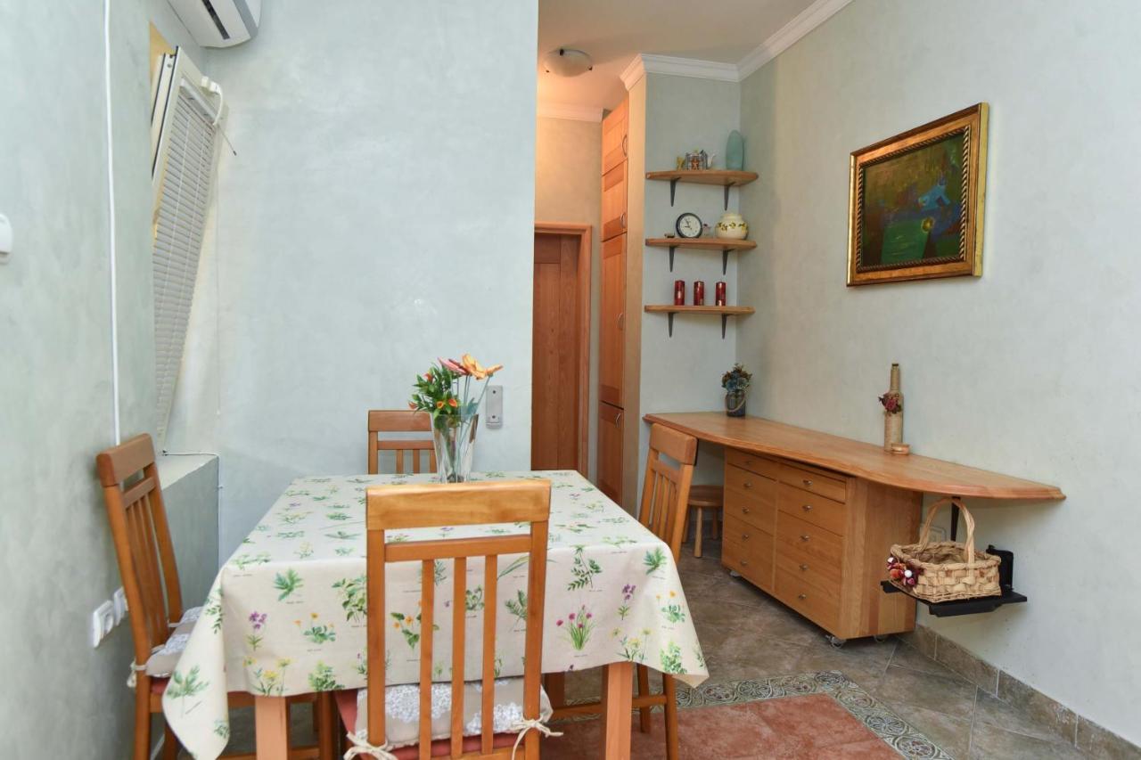 Comfort Inn Old Town Budva Bagian luar foto